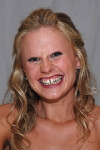 Anna Paquin without eyebrows